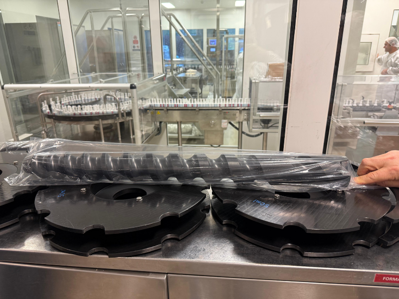 Kapak kapama makinası